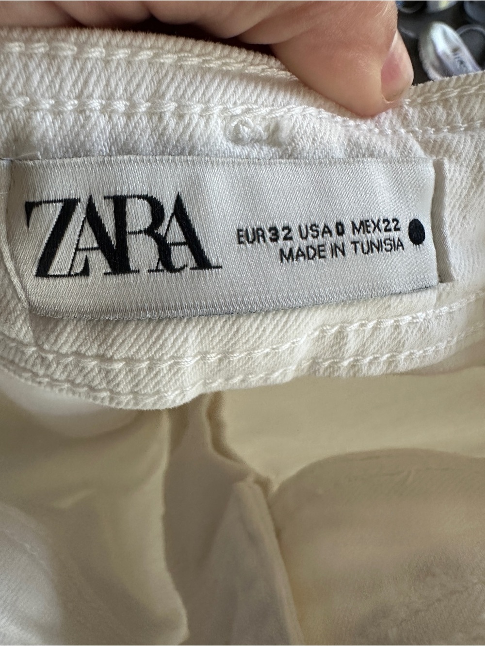 Zara White High-Rise Wide-Leg Cropped Jeans - Picture 3 of 3
